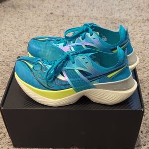 Saucony Endorphin Elite Women's Size 9